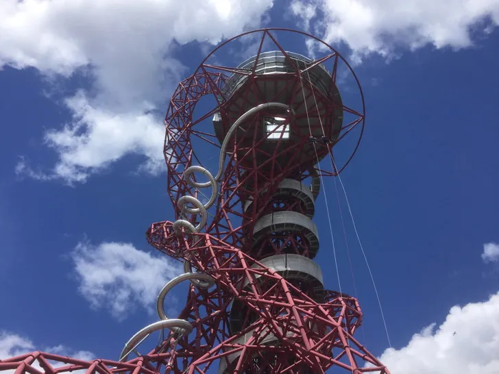 Cấu trúc ArcelorMittal Orbit gần London Stadium