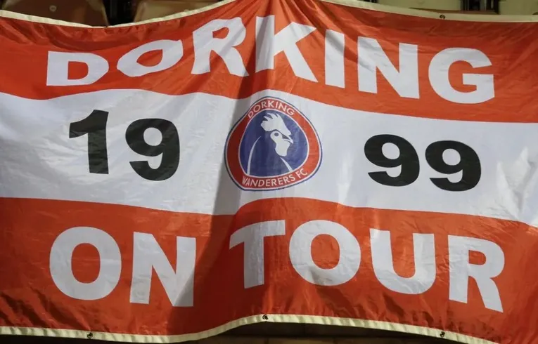 Cờ hiệu Dorking Wanderers FC