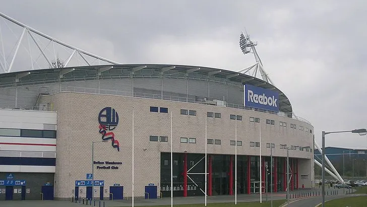 Hình ảnh sân Reebok Stadium thời kỳ đầu, tiền thân của Toughsheet Community Stadium