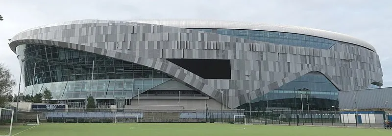 Hướng nhìn toàn cảnh sân Tottenham Hotspur Stadium, kiến trúc ấn tượng của London