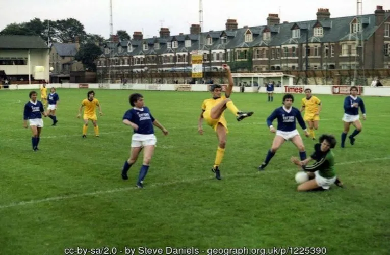 Khoảnh khắc trận đấu của Oxford City FC năm 1981 - Ký ức hào hùng của The Hoops