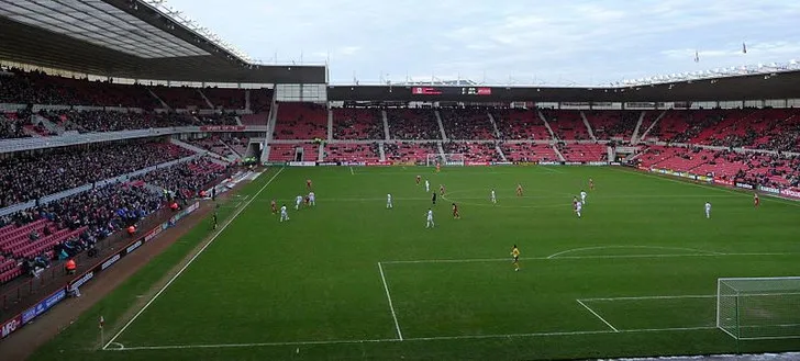 Khoảnh khắc trận đấu kịch tính giữa Middlesbrough và Aldershot tại FA Cup trên sân nhà Riverside.