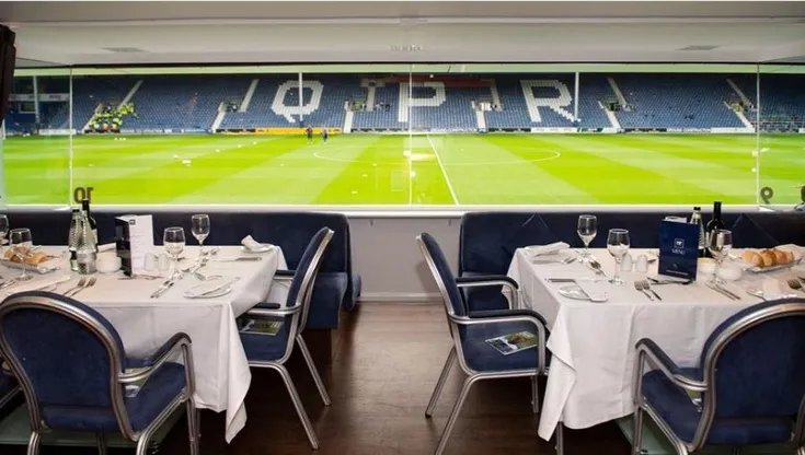 Không gian phòng khách sạn tại Loftus Road