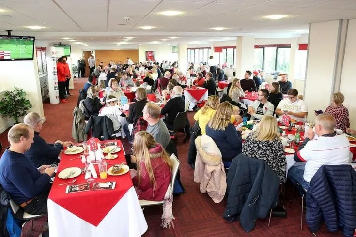 Khu vực hospitality tại sân Brisbane Road