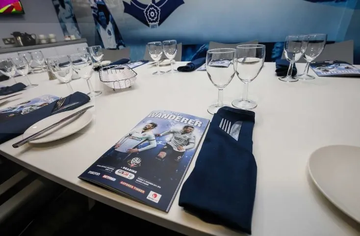 Khu vực khách VIP và dịch vụ cao cấp tại sân Toughsheet Community Stadium của Bolton Wanderers