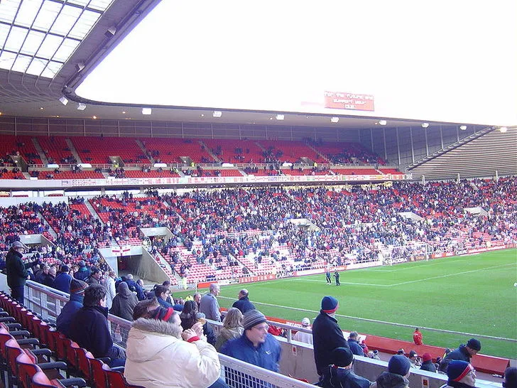 Một góc khán đài nhìn ra sân tại Stadium of Light
