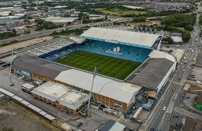 Sân Elland Road nhìn từ trên cao, biểu tượng của Leeds United.