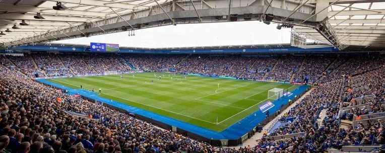 Sân King Power rực lửa trong ngày có trận đấu, nơi lịch sử Leicester City được viết nên