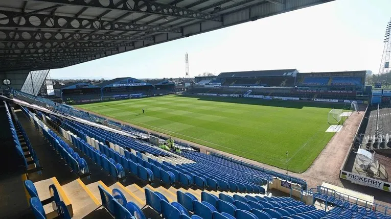 Sân vận động Brunton Park nhìn từ khán đài