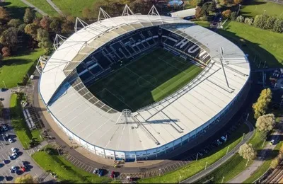 Sân vận động MKM của Hull City nhìn từ trên cao, kiến trúc hiện đại tại Yorkshire.