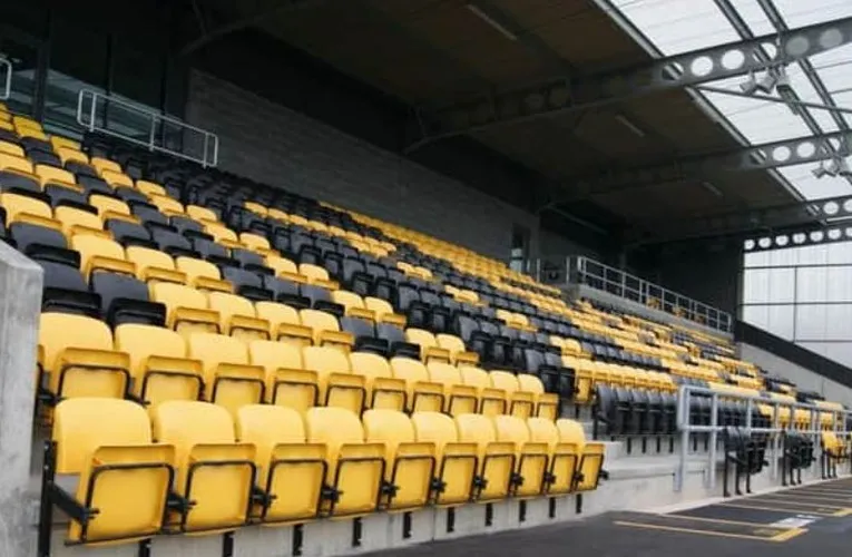 Sơ đồ bố trí chỗ ngồi và các khu vực khán đài tại sân Boston Community Stadium