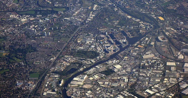 Toàn cảnh khu vực Trafford Park và sân Old Trafford từ trên cao, định hướng phát triển tương lai