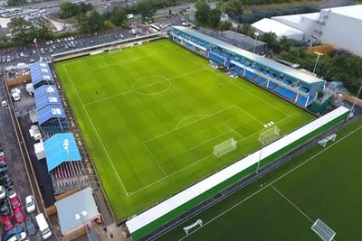 Toàn cảnh sân vận động Damson Park nhìn từ trên cao, sân nhà của CLB Solihull Moors