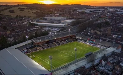 Toàn cảnh sân vận động Kenilworth Road, sân nhà của câu lạc bộ Luton Town nhìn từ trên cao.