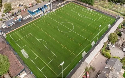 Toàn cảnh sân vận động Silverlands, sân nhà của CLB Buxton FC, biểu tượng bóng đá Anh hạng thấp